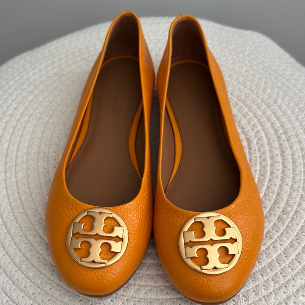 Tory Burch Gold Emblem Orange Reva Flat size 7
